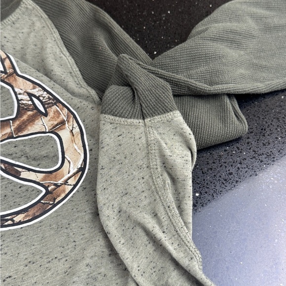 Realtree Green Long Sleeve Tee with Antler Design XL - Picture 9 of 13